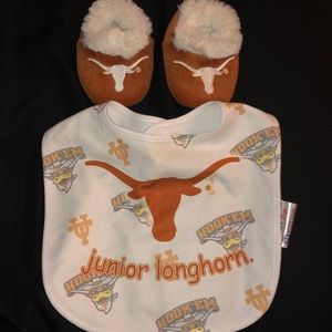 Longhorn slippers and bib